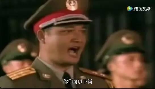 解放军霸气吃瓜视频播放,视频播放引发网友热议