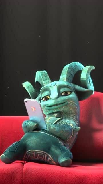 外网看弥勒佛吃瓜视频,网友热议佛教形象新解读