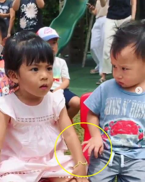 波妞和瓜哥吃蛋糕视频