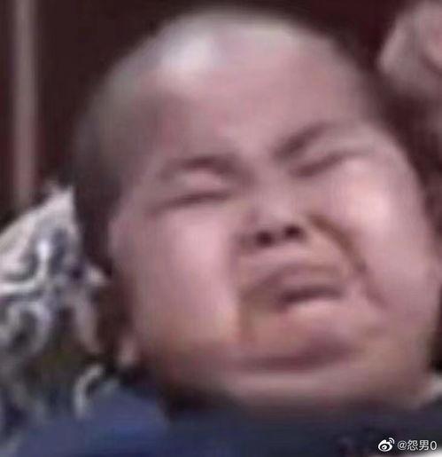 吃瓜差点把自己吃死的视频,惊险一幕！吃瓜群众误食异物险丧命