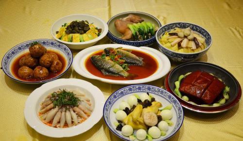 新沂八大碗和大白妈的吃瓜视频,一场美食与娱乐的盛宴