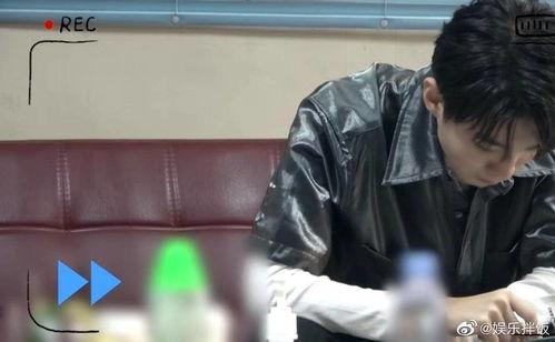 汪师傅沉浸式吃瓜视频,汪师傅带你沉浸式体验吃瓜乐趣