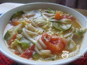 瓜哥吃西红柿鸡蛋面视频,美味家常菜轻松get！