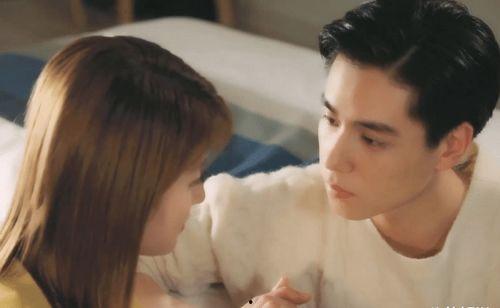 白鹿吃瓜吻戏现场视频合集,重温经典浪漫瞬间