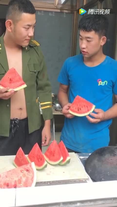 吃瓜套路搞笑视频,揭秘那些让人捧腹大笑的吃瓜套路搞笑视频