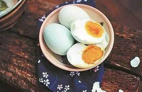 吃咸鸭蛋卖瓜父子视频大全